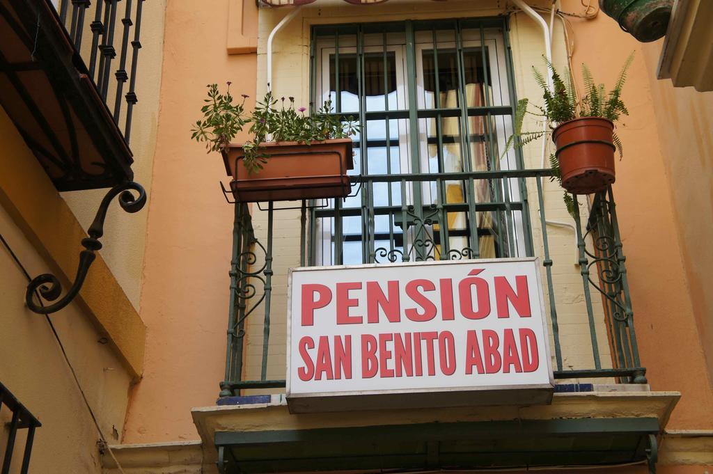 Pension San Benito Abad Seville Exterior photo