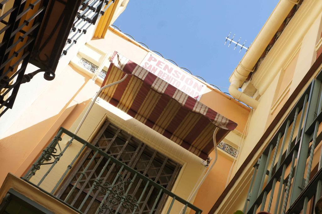 Pension San Benito Abad Seville Exterior photo