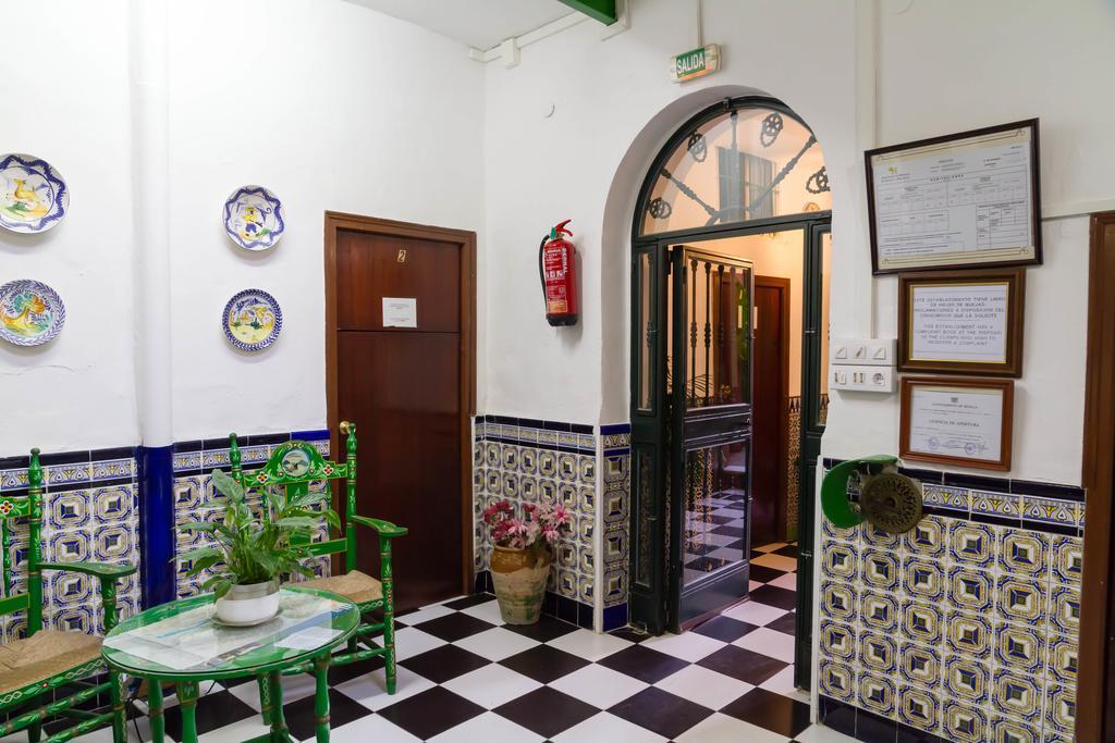 Pension San Benito Abad Seville Exterior photo